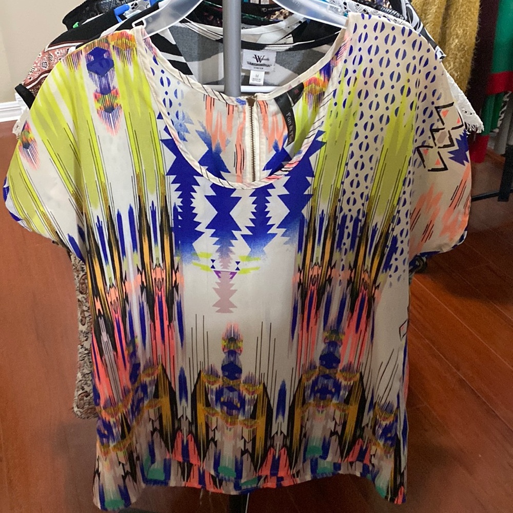 Neon colors blouse print.